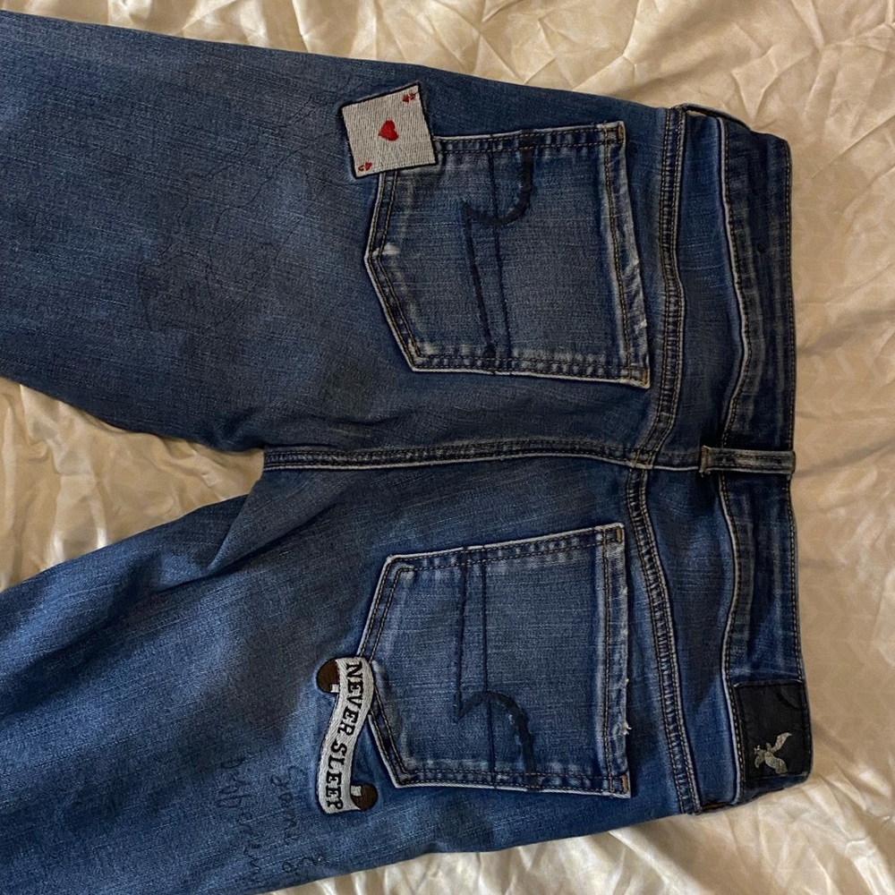 American eagle skinny jeans. Super stretchy, super comfortable